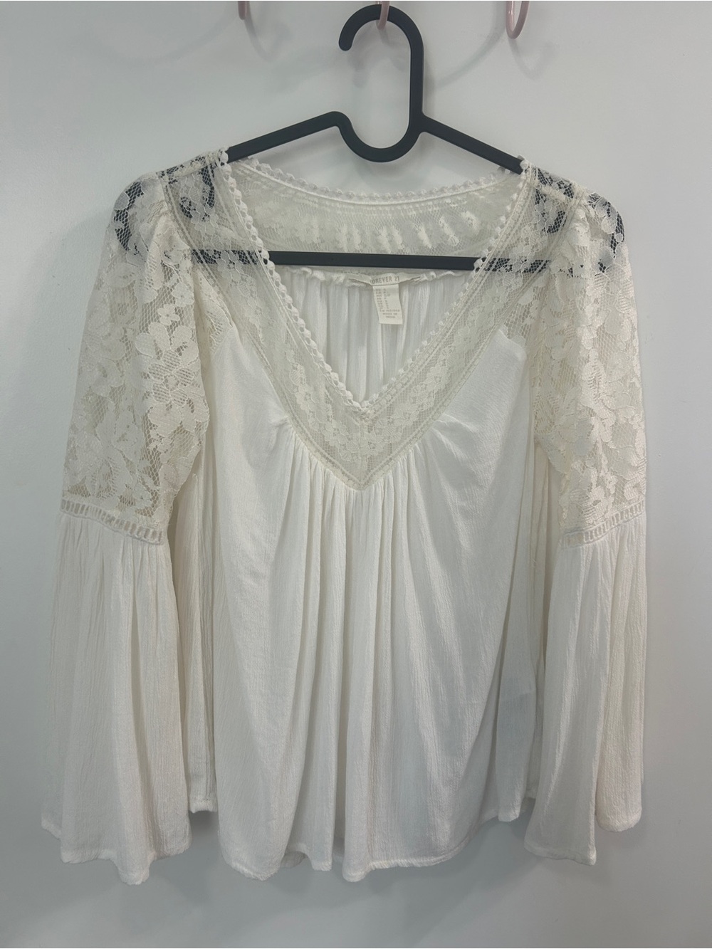 Forever 21 Off White Lace Boho Romantic Flare Sleeve Top / Size Small